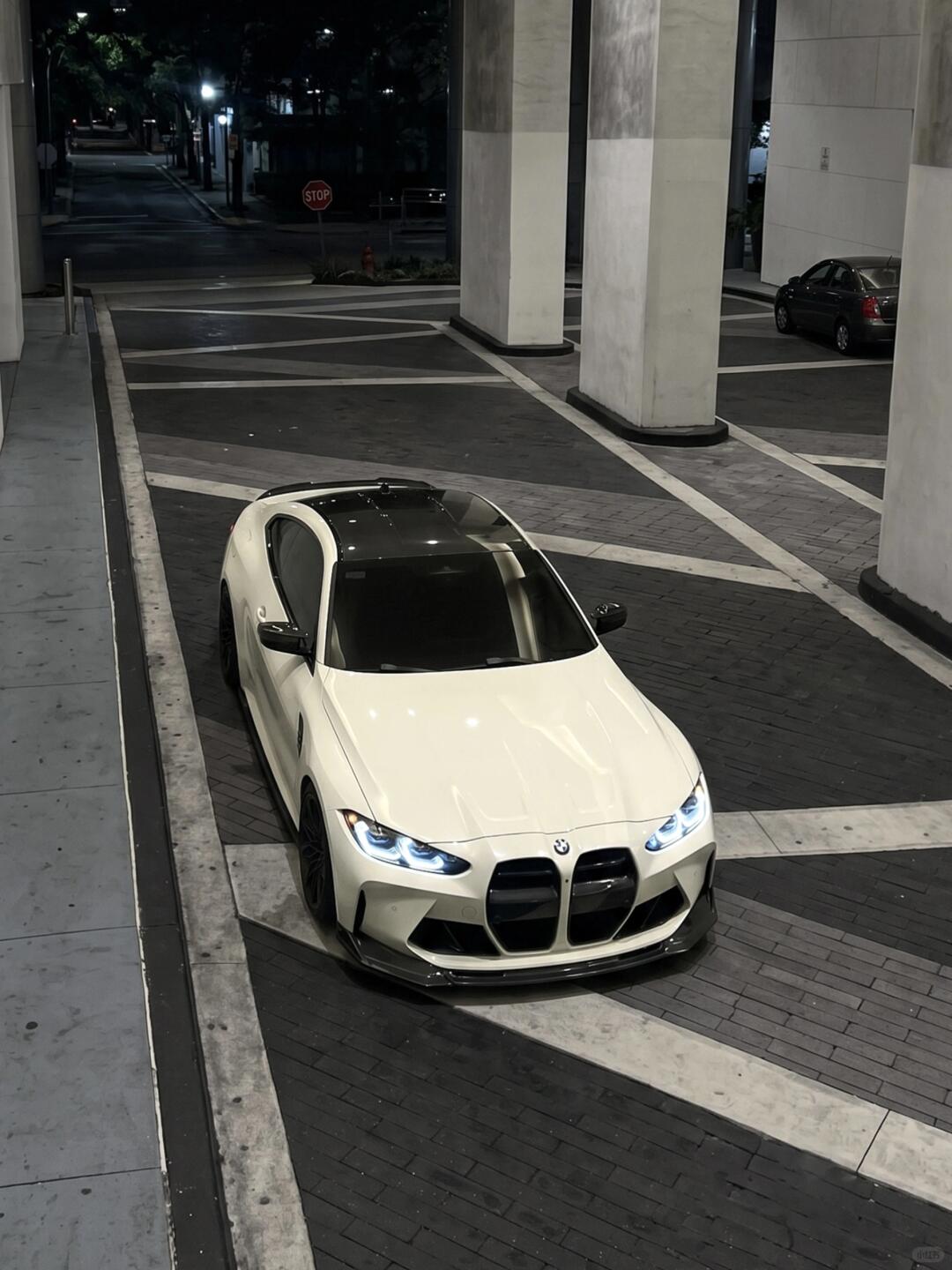 TPU Car Wrapping White Jade for BMW M4