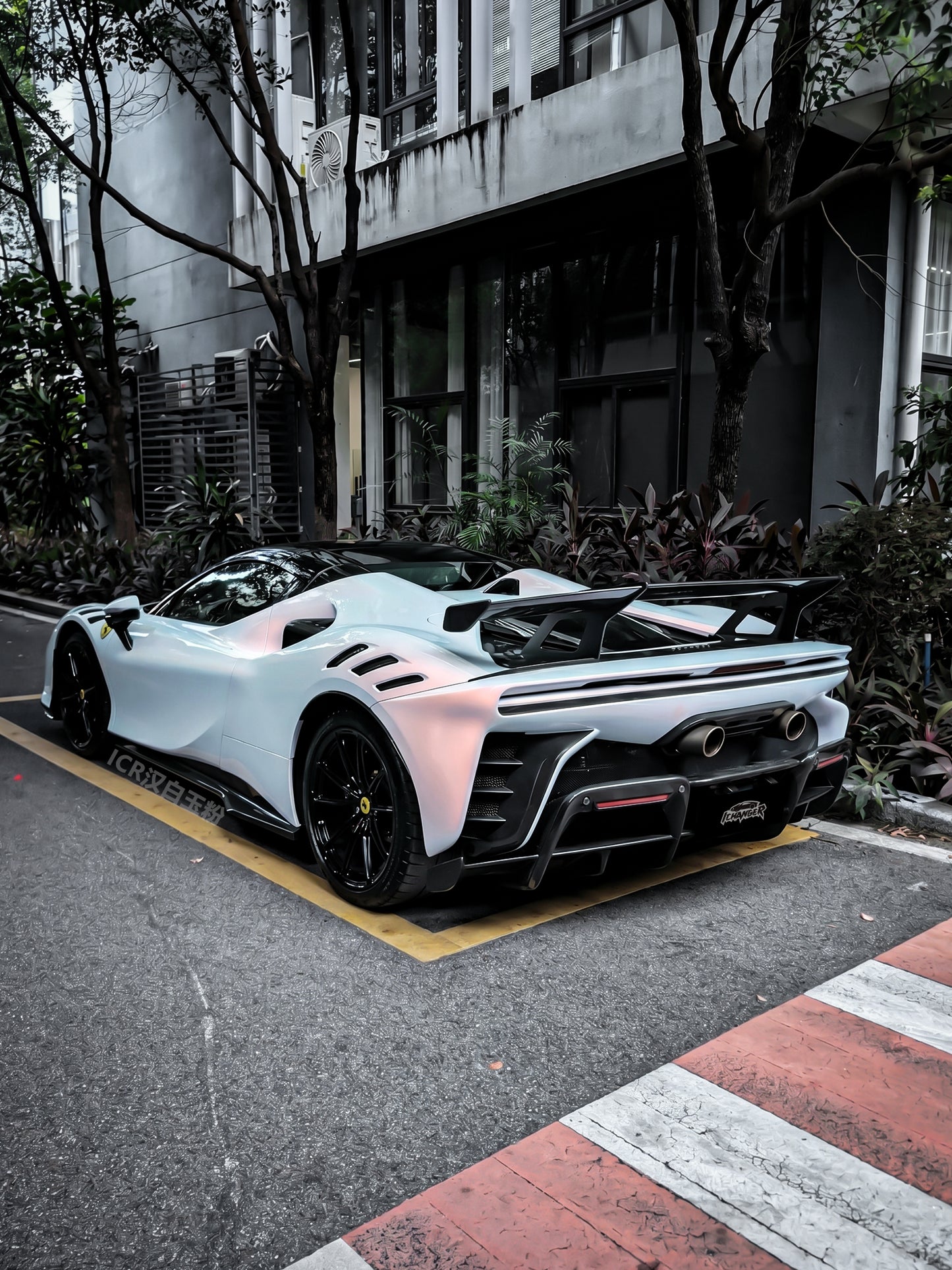 What is the Warranty Full Car Vinyl Wrapping Han Jade White Powder for Ferrari