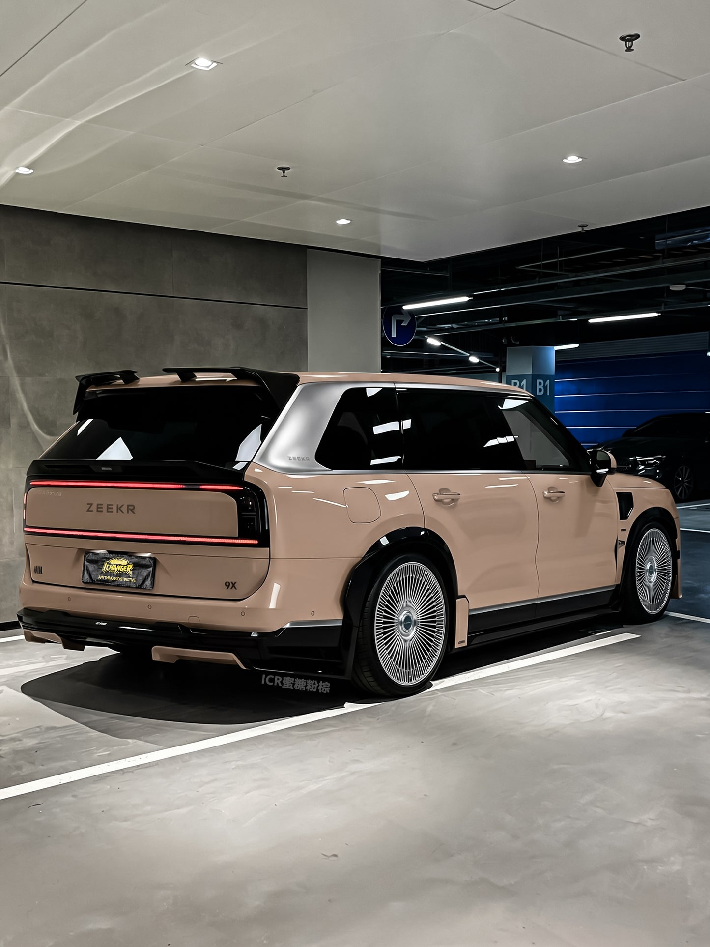 Vinyl Wrap Brand Cost in Florida Honey Brown for Zeekr 9X