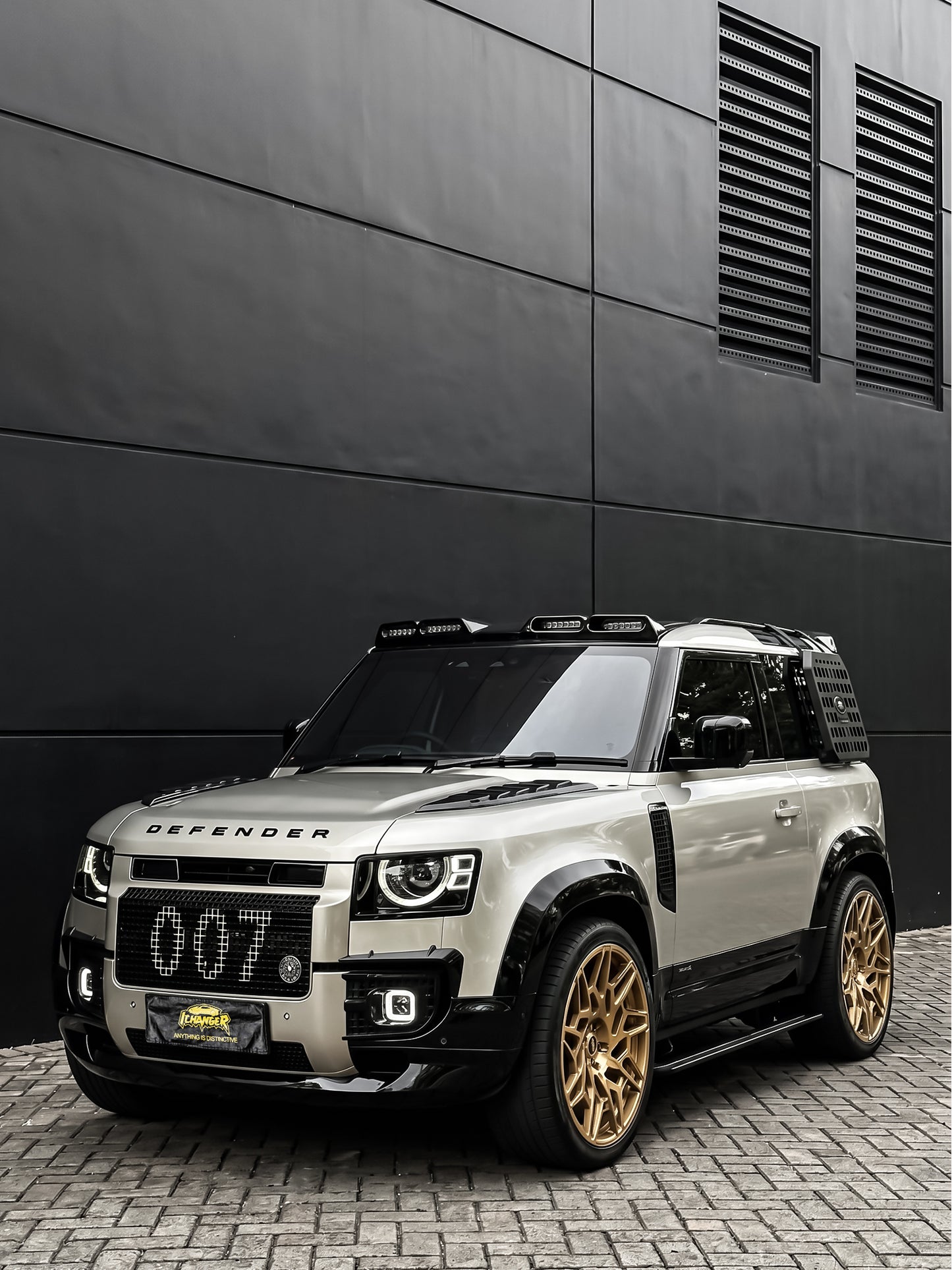 Where Can Wrapp Full Car in New York Super Paint Champagne Gold for Defender