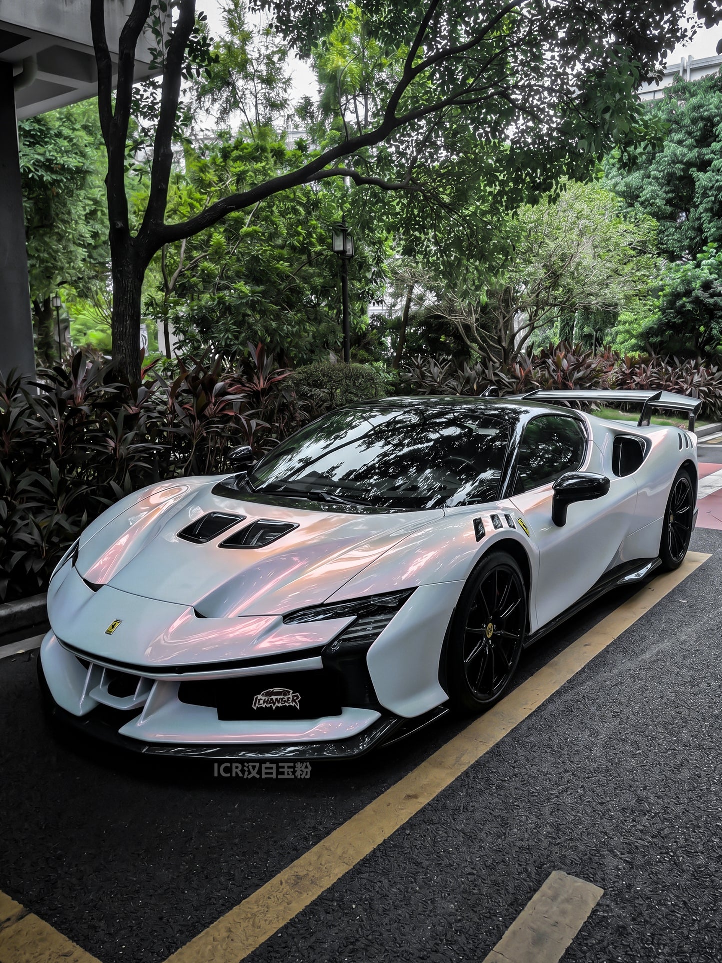 What is the Warranty Full Car Vinyl Wrapping Han Jade White Powder for Ferrari