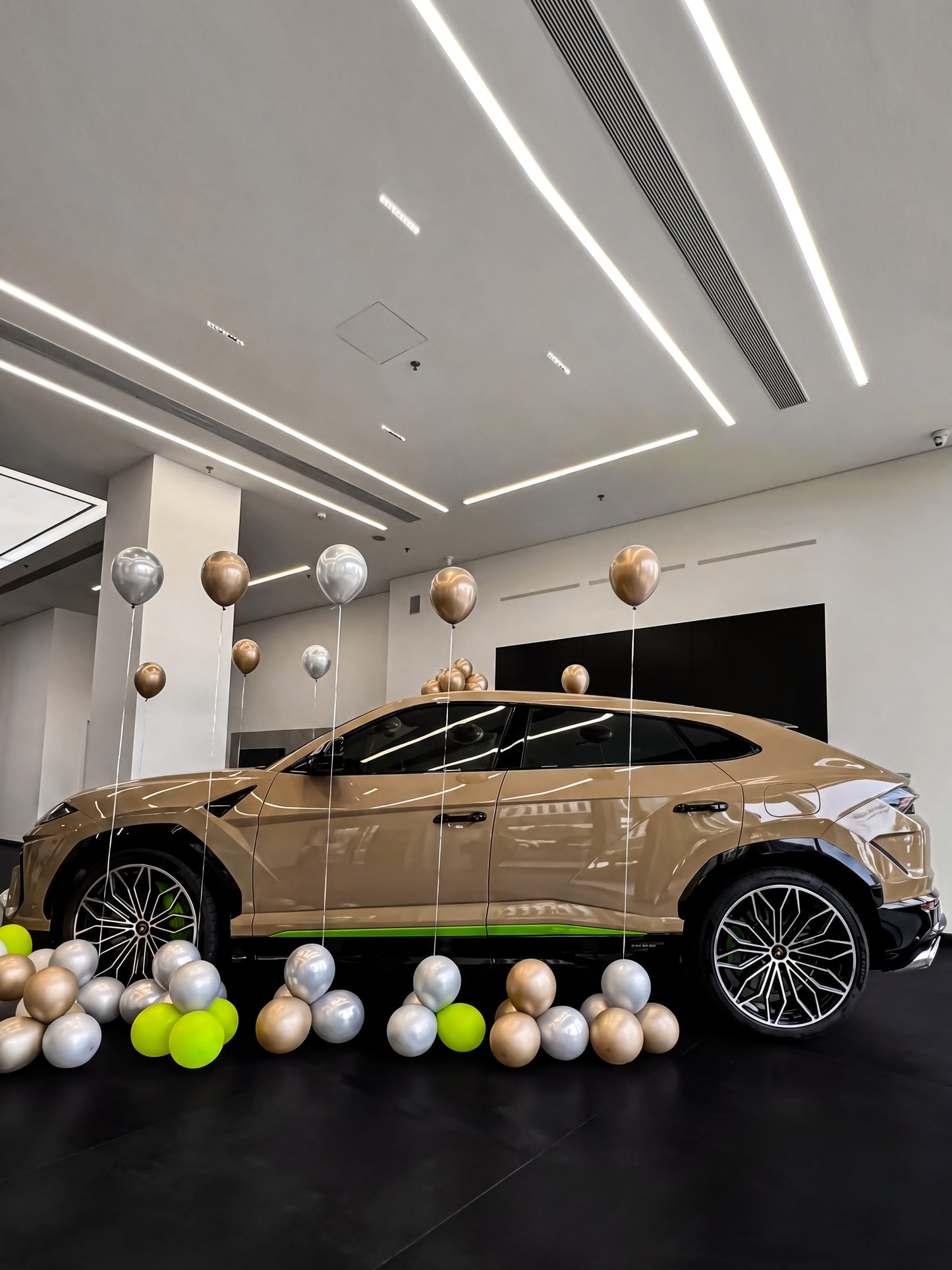Car Wrapping Film Brand Honey Brown for Lamborgini Urus