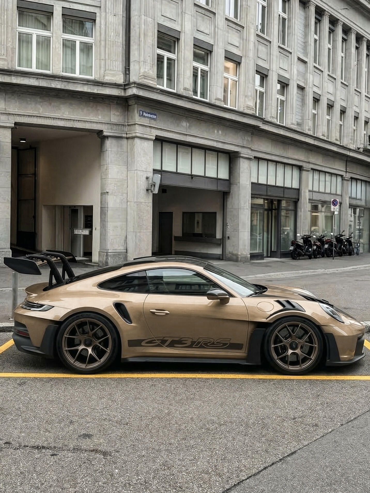 How Much Full Vinyl Wrapping in Florida Miami Filbert Brown for Porsche 911