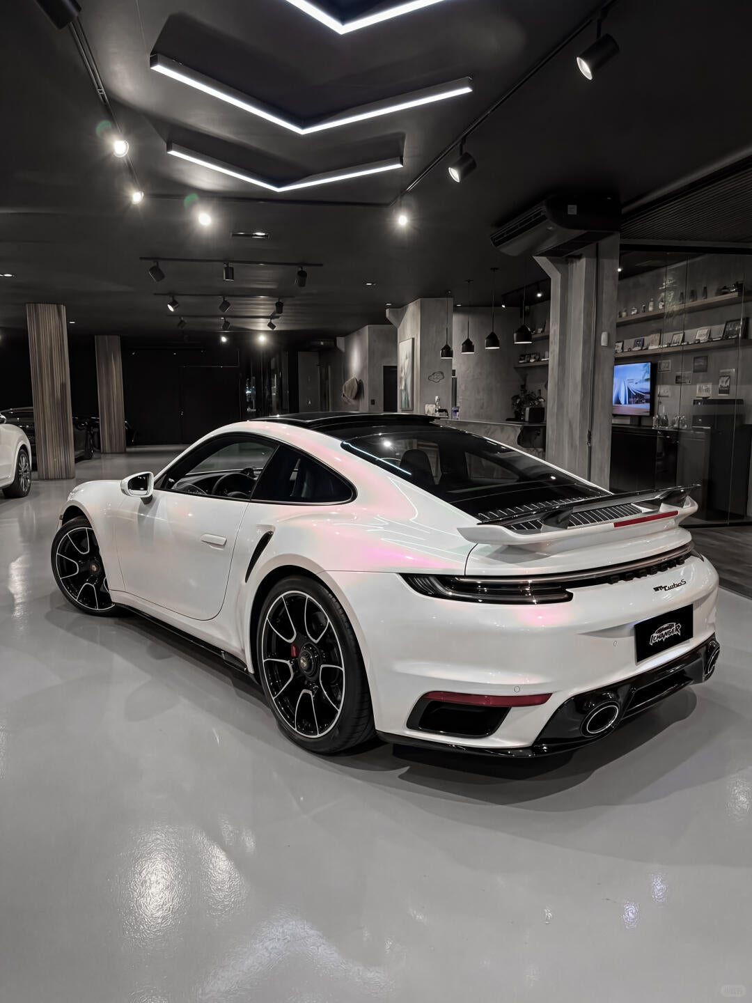 Where Can Wrap this Vinyl Wrapping Diamond Ice Red for Porsche