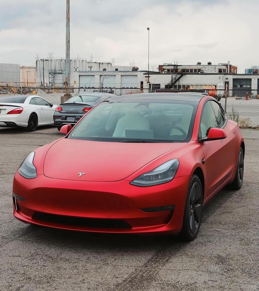 Vinyl Wrap Cost Satin Red for Tesla Model 3