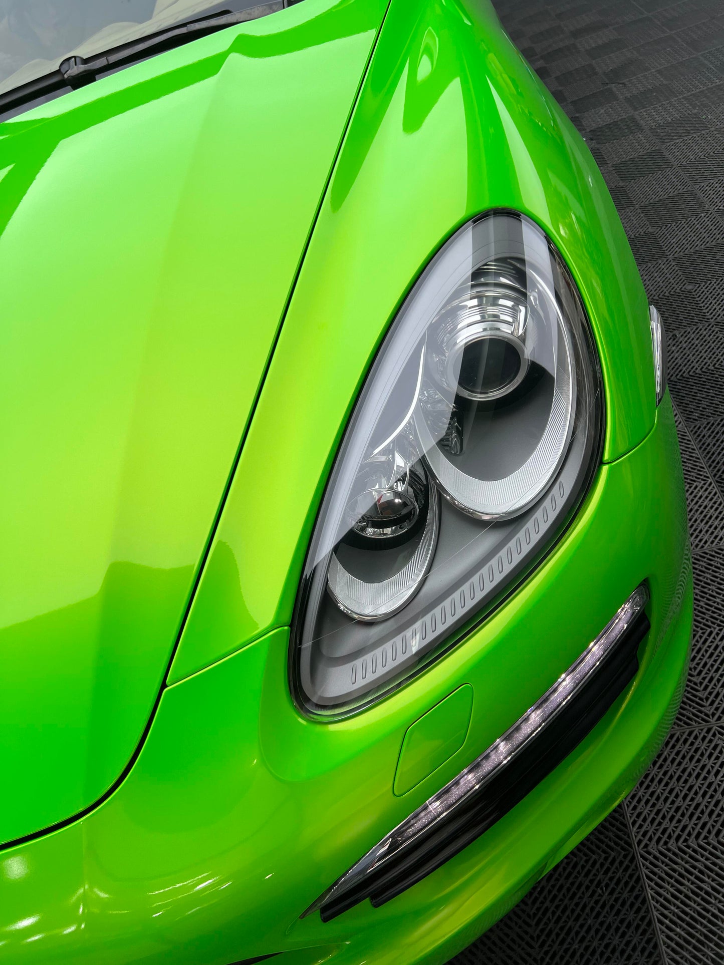 Vinyl Wrap Fantastic Apple Green